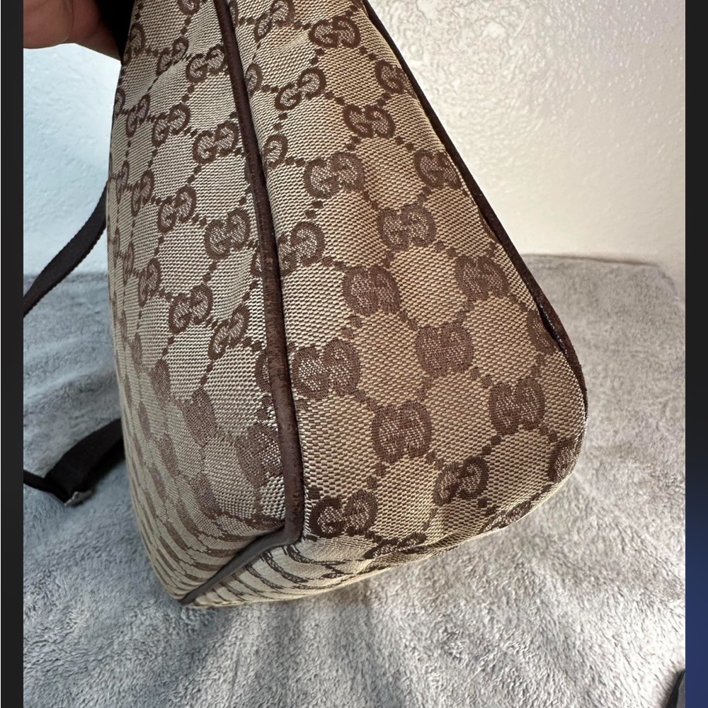 Gucci crossbody bag. - Picture 10 of 16